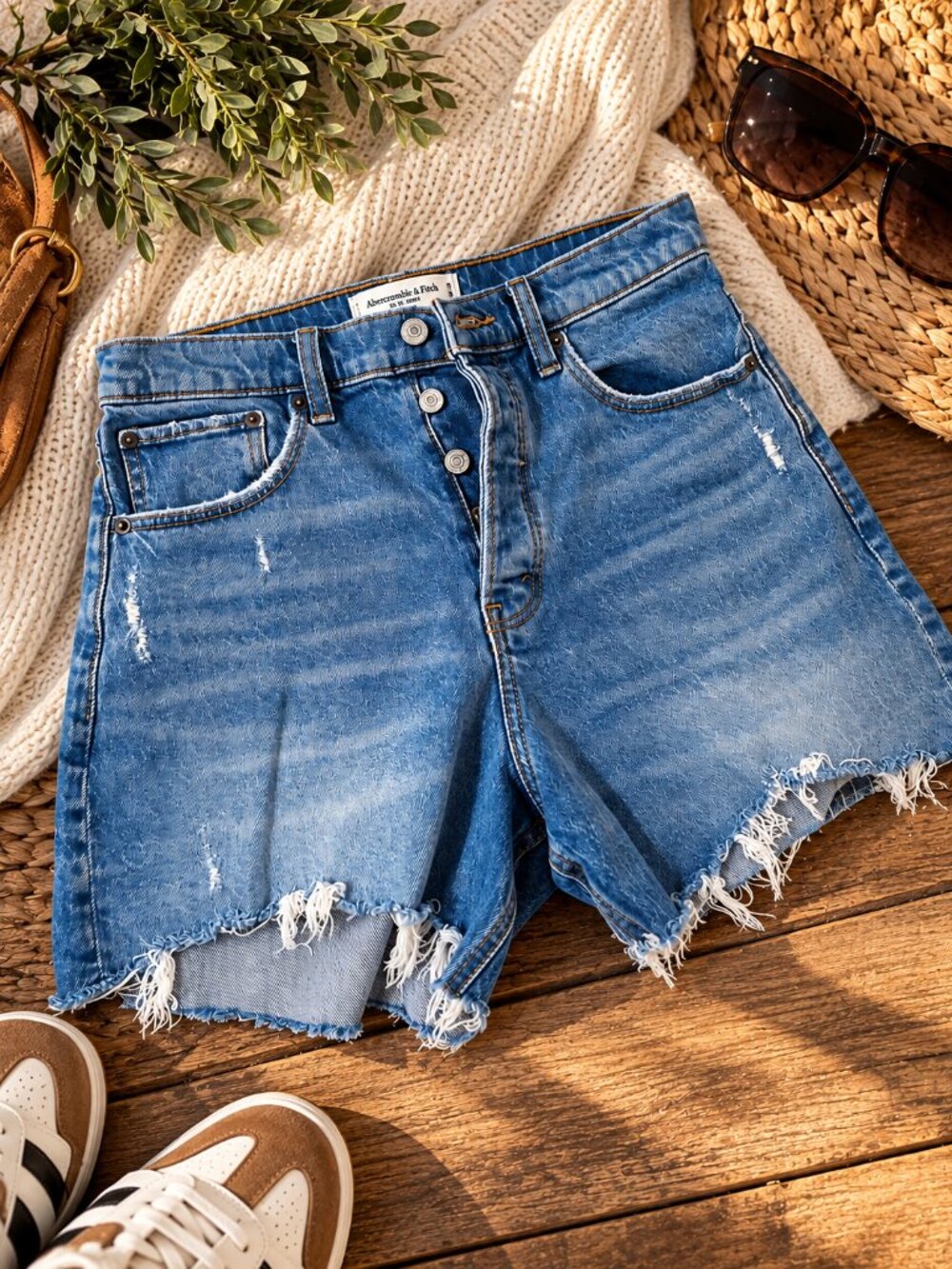Abercrombie & Fitch the dad short high rise denim shorts size 28 / 6 viral must